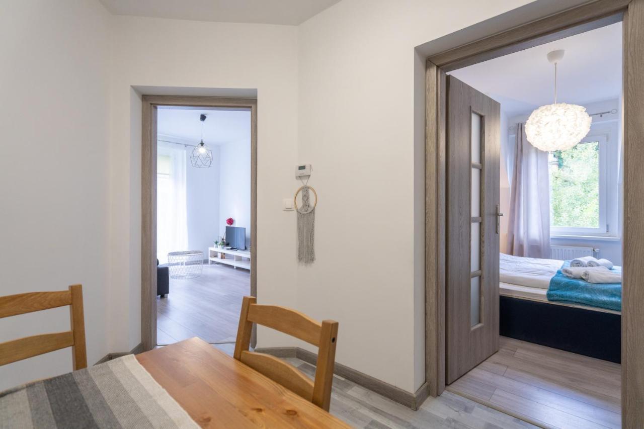 Apartament Regina ชกลาร์สกา ปอเรมบา ภายนอก รูปภาพ